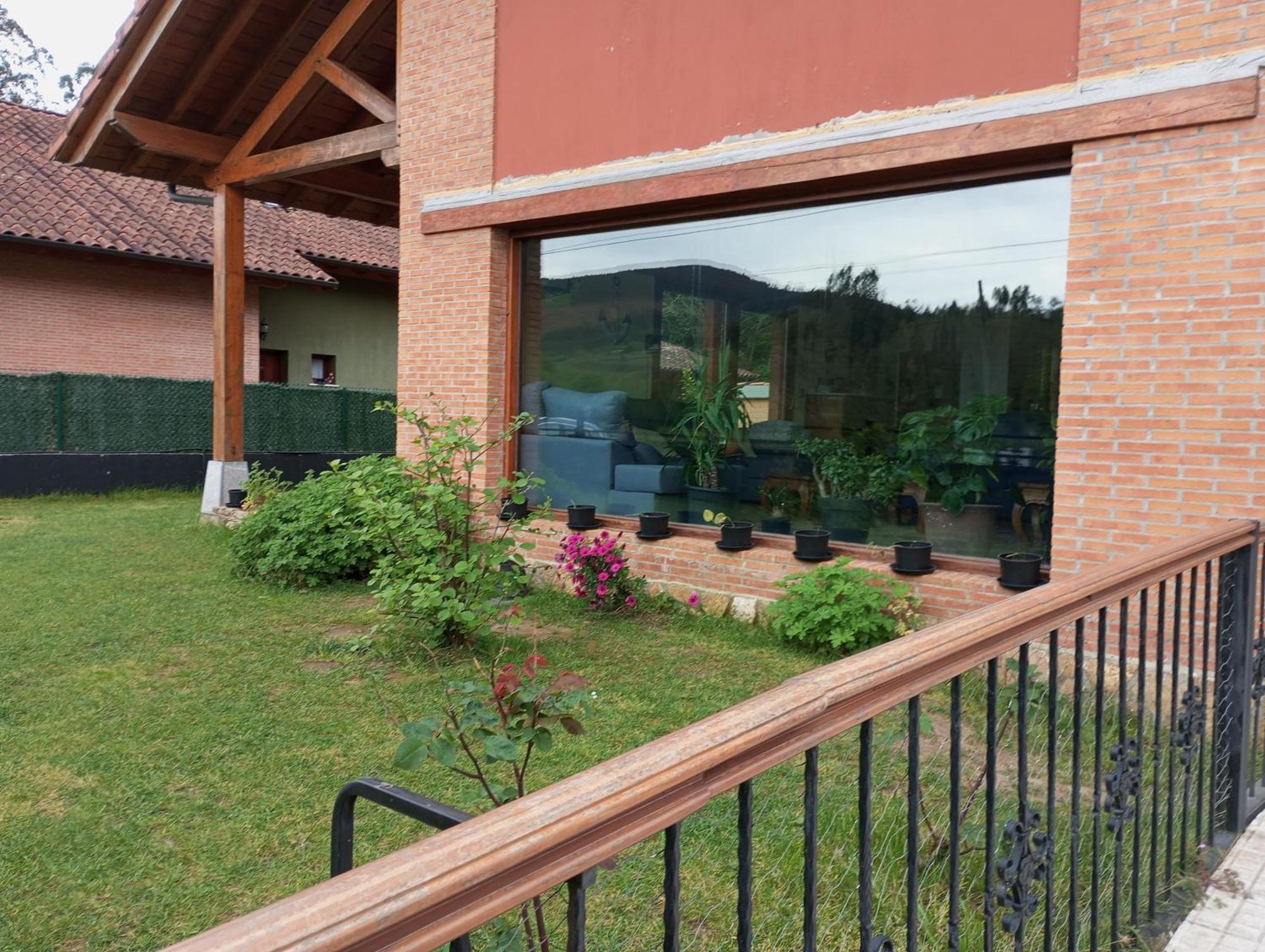 La Casa Malvarrosa Ampuero Exterior photo